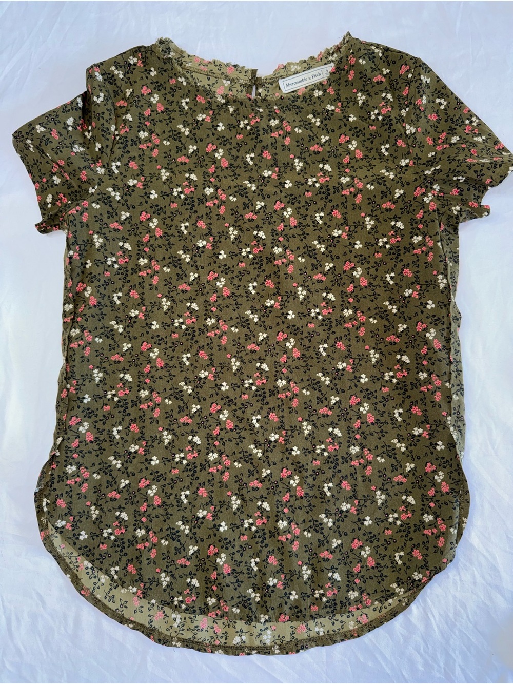 Abercrombie & Fitch Olive Floral Short Sleeve Top with Pink and Cream Flowers